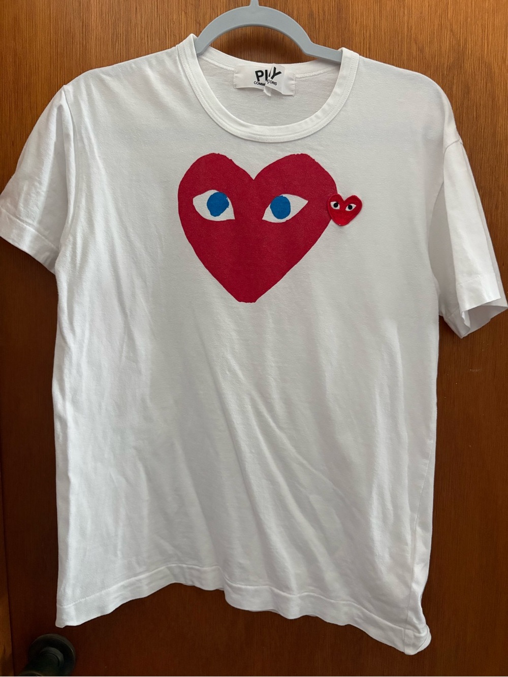 COMME DES GARCONS CDG PLAY Mens sz L Big Red Heart Blue Eyes Tshirt